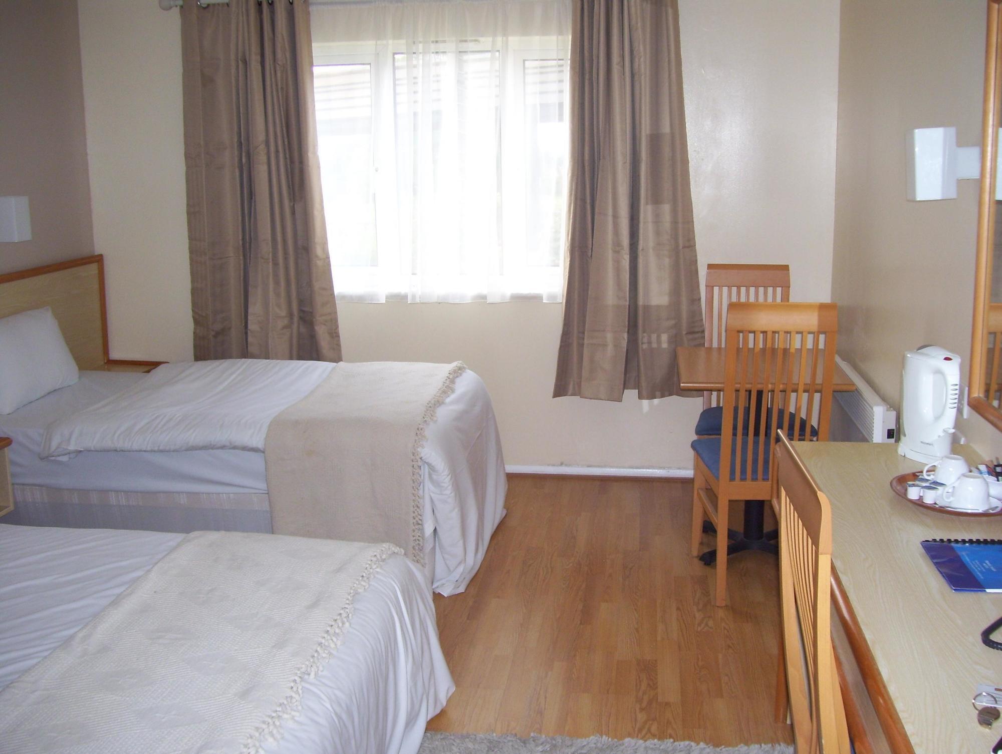 Travel Plaza 3* Desborough