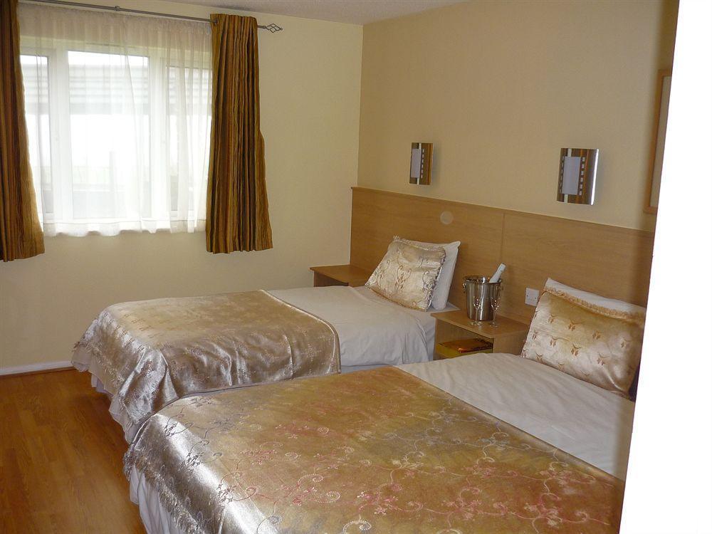 Travel Plaza Hotel 3*