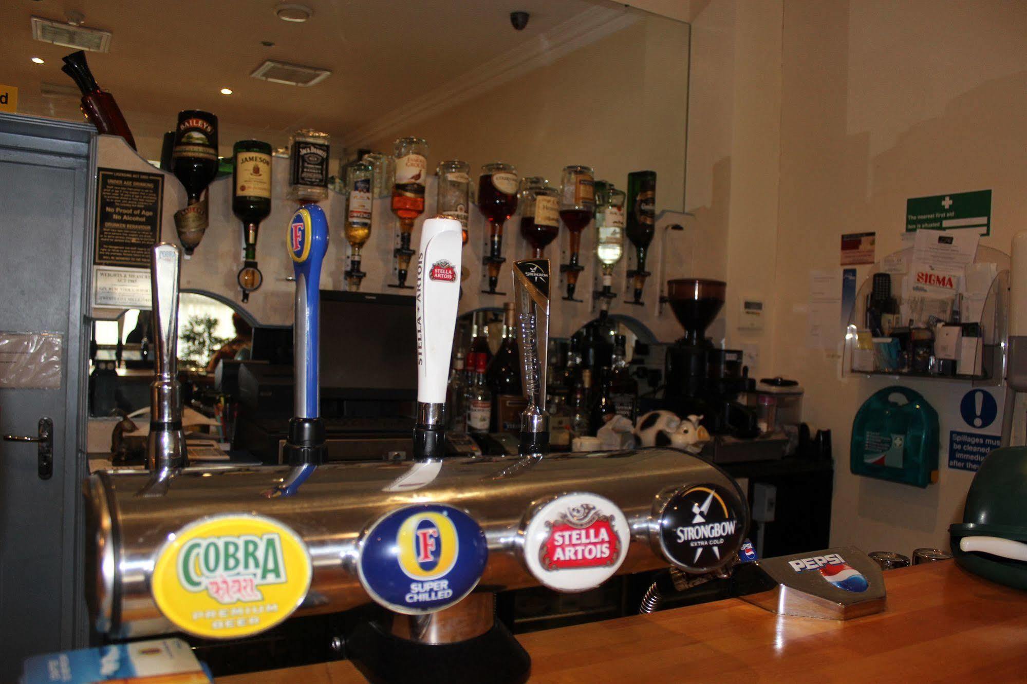 Travel Plaza 3* Desborough